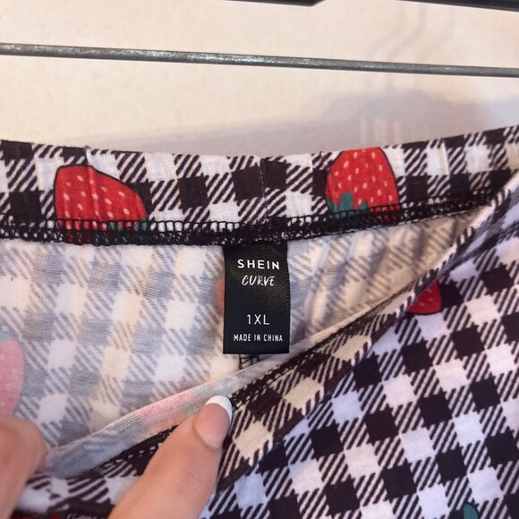Shein Curve 1XL Gingham & Strawberry Print Wide-Leg Pants For Women - Picture 4 of 4